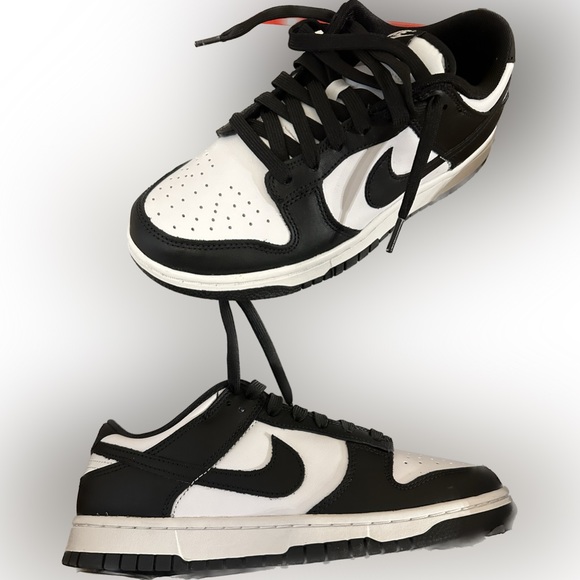 Nike Panda Dunks - Picture 1 of 5